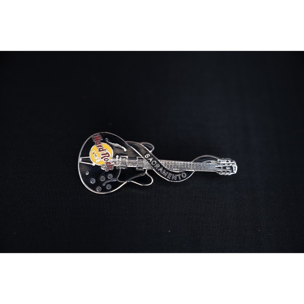 Hard‎ Rock Cafe Pin Sacramento Black Elvis Guitar Dead Rocker Series souvenir